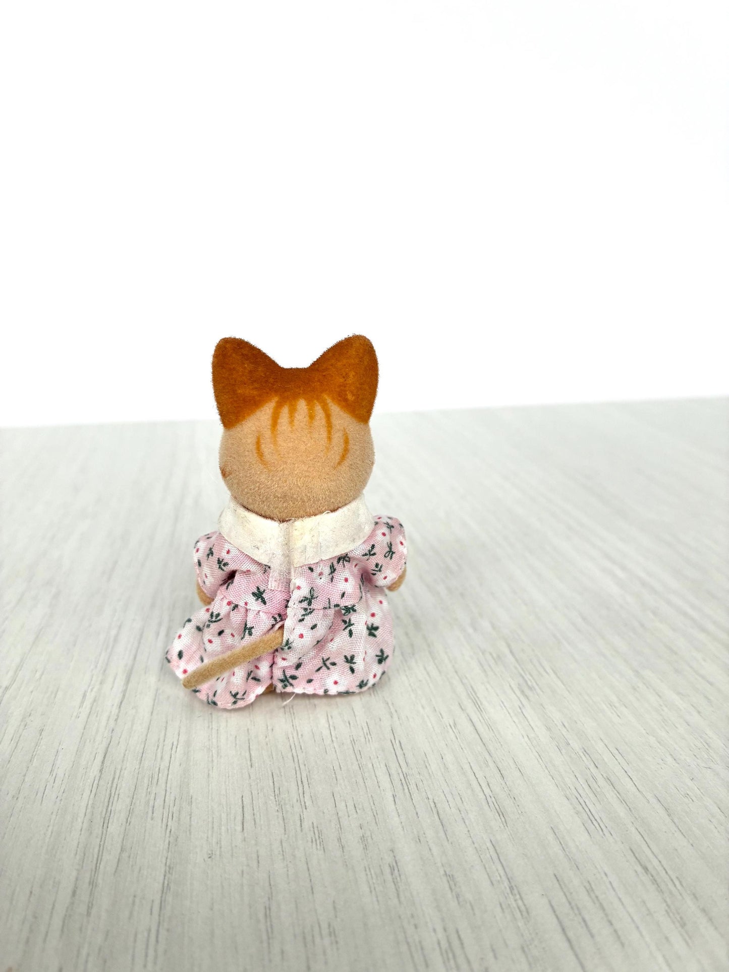 Beaman Ginger Cat sister - Discontinued Sylvanian Families figurine — Calico Critters