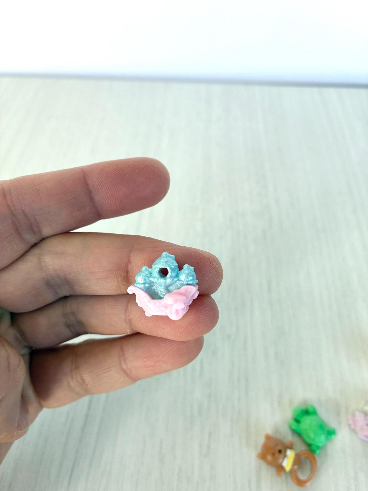 Miniature Calico Critters baby toys, stuffy, gift box, turtle, shell for Sylvanian babies, Calico Critters teddy bear
