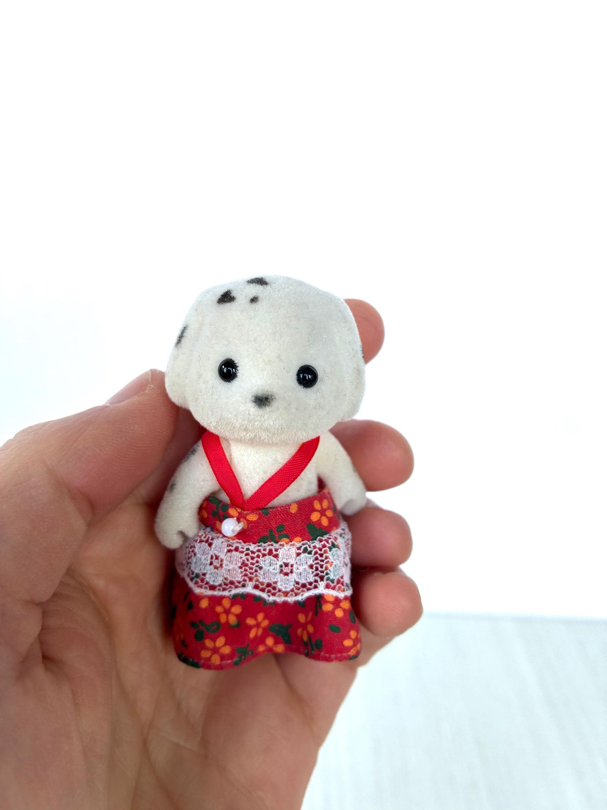 Sylvanian Families Discontinued Dalmatian Family, Calico Critters, gripping hands, good played with condition, photo 7