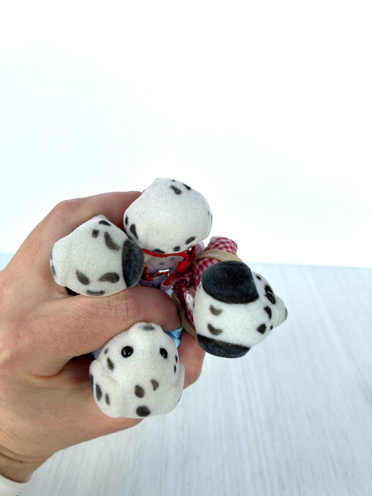 Sylvanian Families Discontinued Dalmatian Family, Calico Critters, gripping hands, good played with condition, photo 4