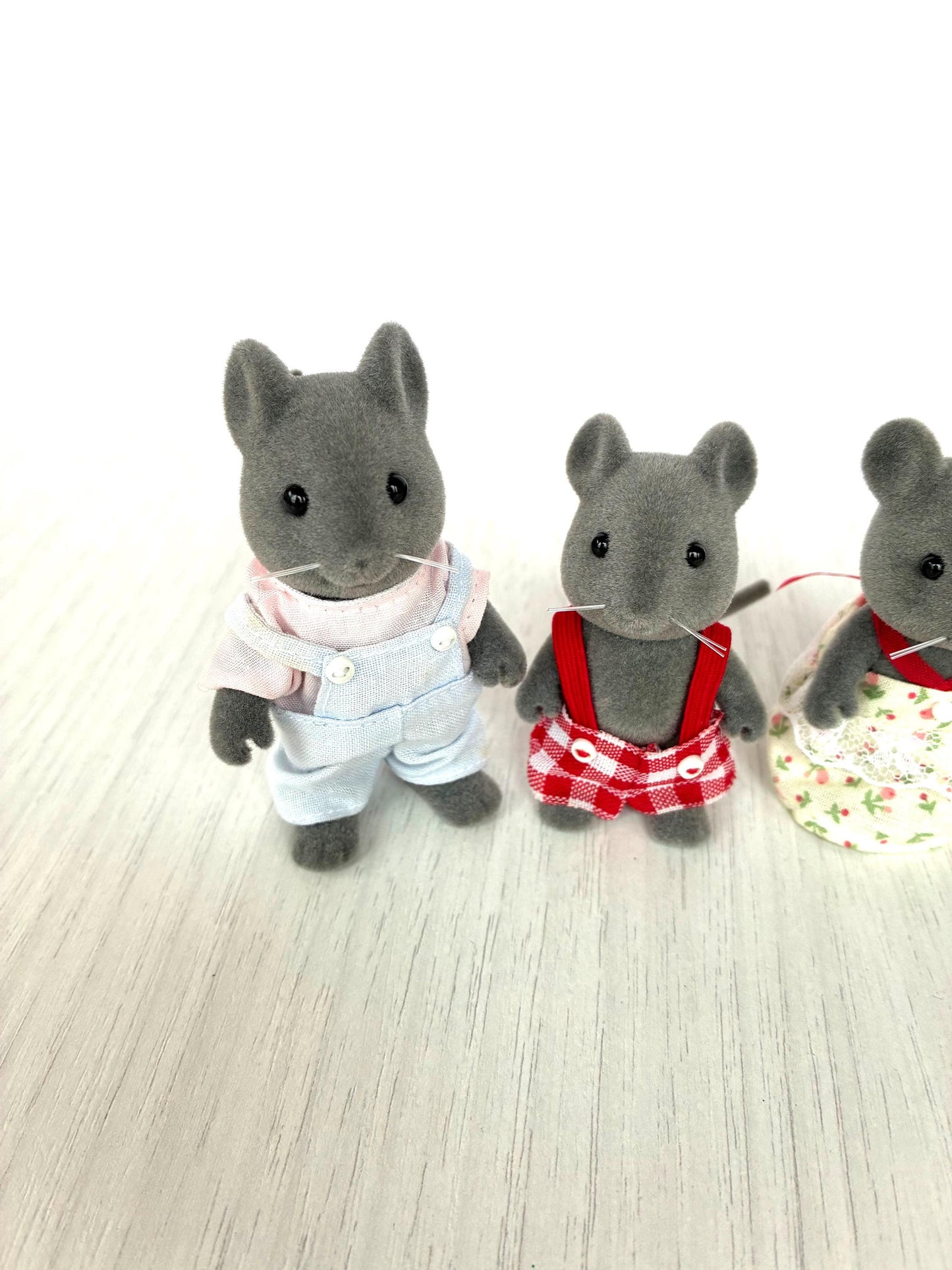 Vintage Sylvanian Families Thistlethorn Grey Mouse Family, Rare Flocked Tails — Calico Critters