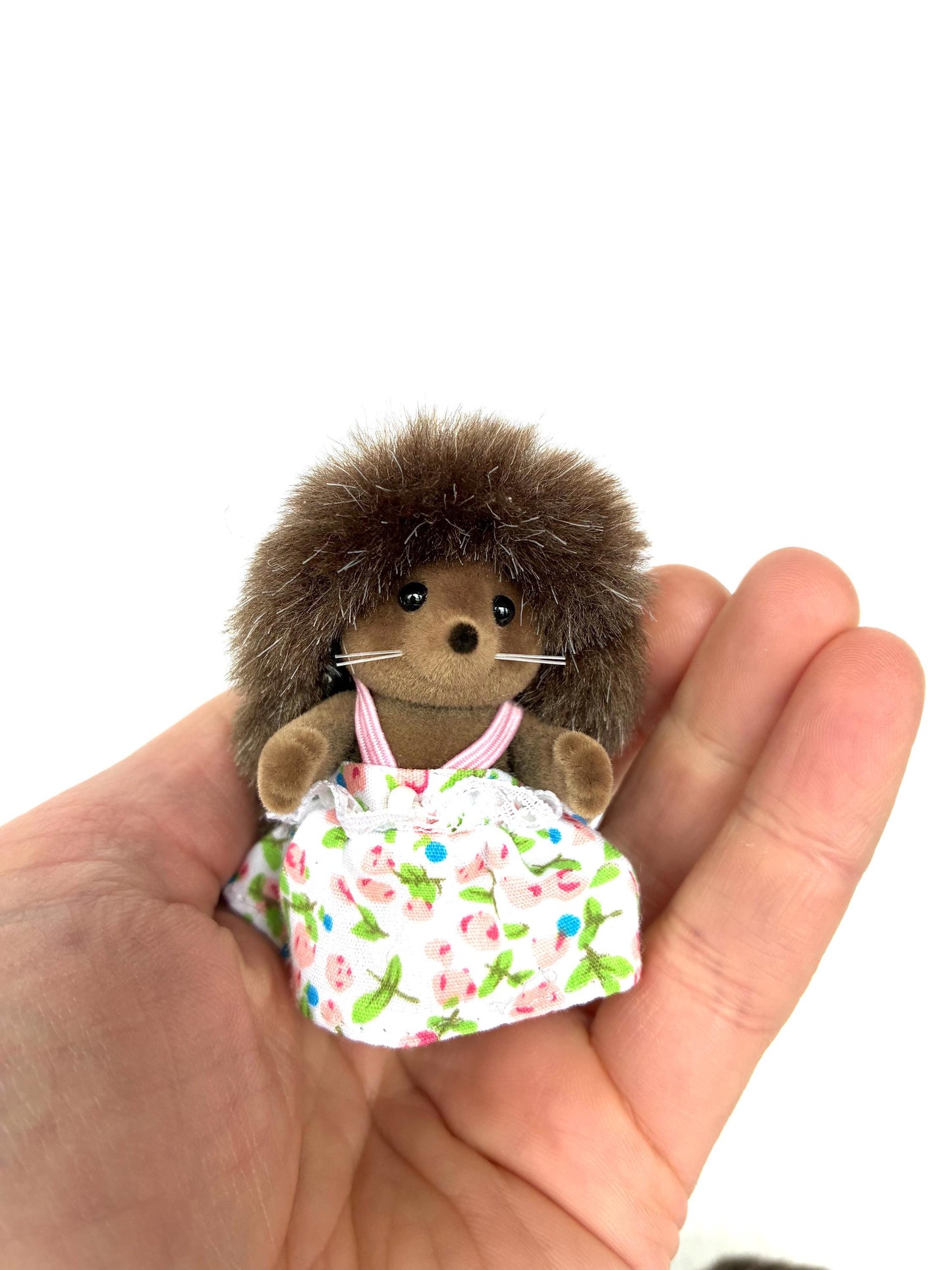 Calico Critters Hedgehog Family Dollhouse Figurines, Forest Animal Collectibles — Sylvanian Families