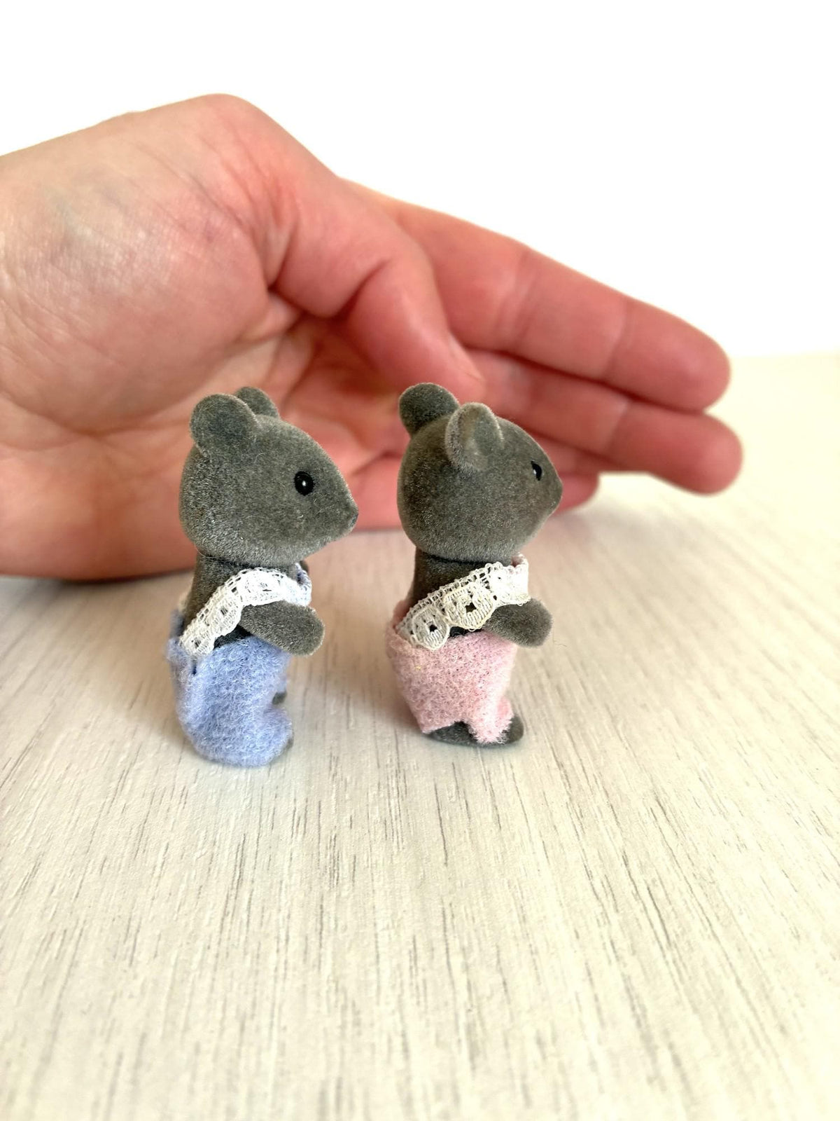 Calico Critters Sylvanian Families grey mouse babies side view showing tails