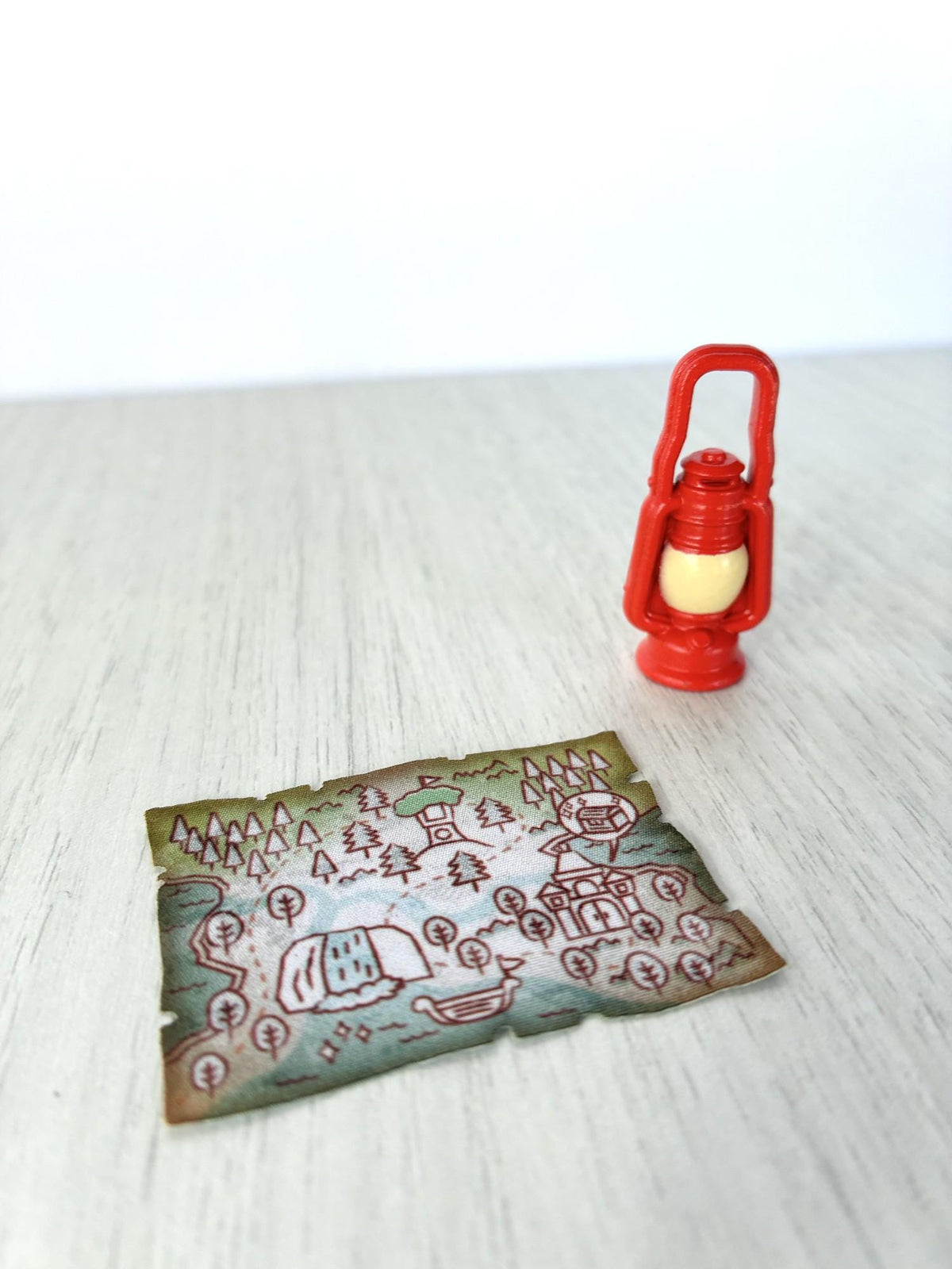 Calico Critters Sylvanian Families red camping lantern and adventure map, miniature camping accessories