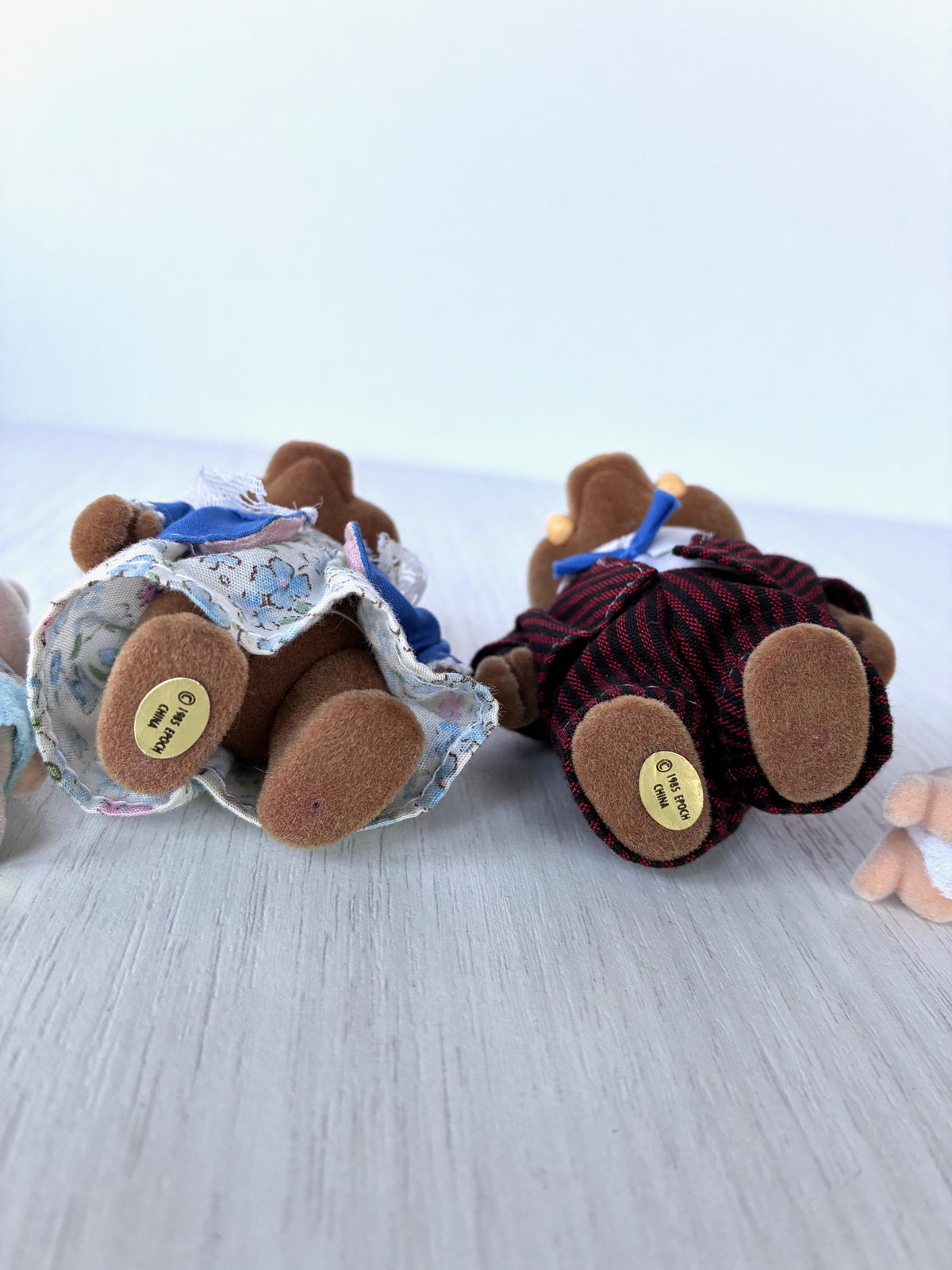 Sylvanian Families Calico Critters Wild Boar Family (Flair, boxed): Mum and Dad gold 1985 Epoch China foot stickers close-up