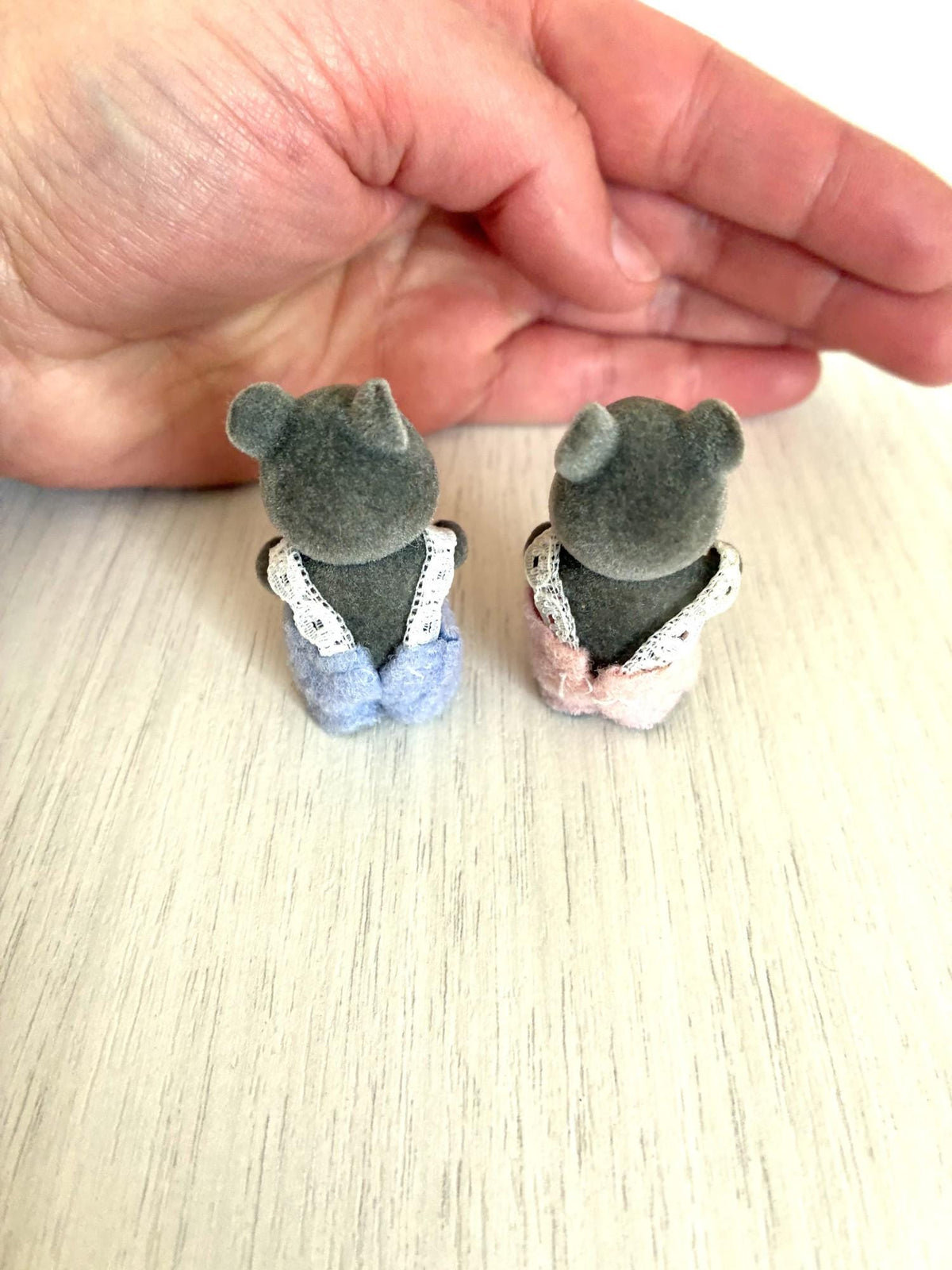 Calico Critters Sylvanian Families grey mouse babies back view