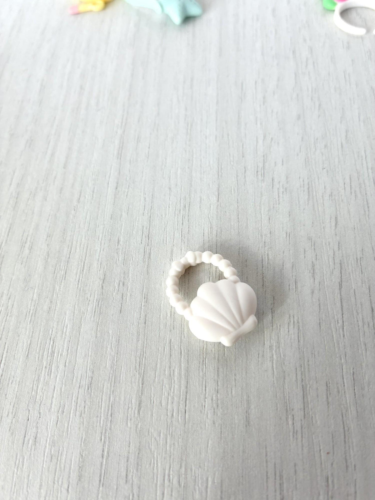 Calico Critters Sylvanian Families white shell purse