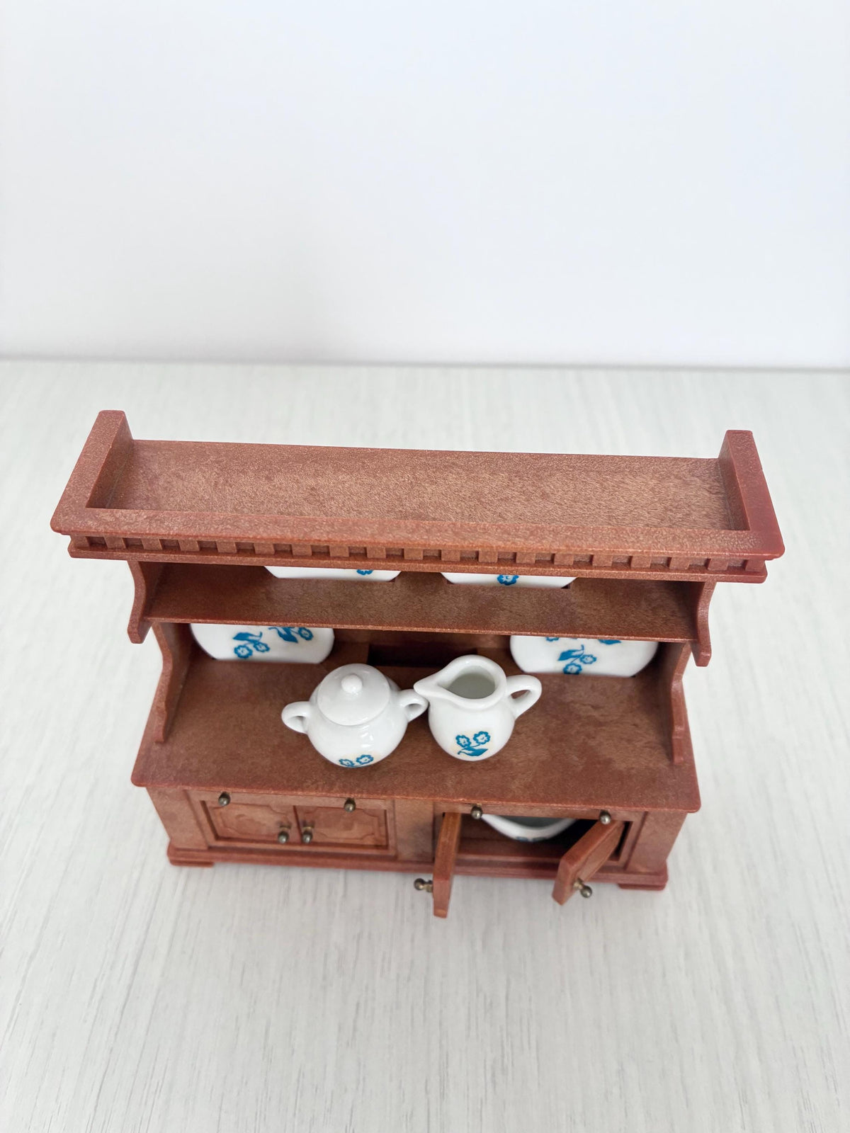 Sylvanian Families Vintage Welsh Dresser Complete with Ceramic Dishes and Original Box, Calico Critters Sylvanian Families, photo 16