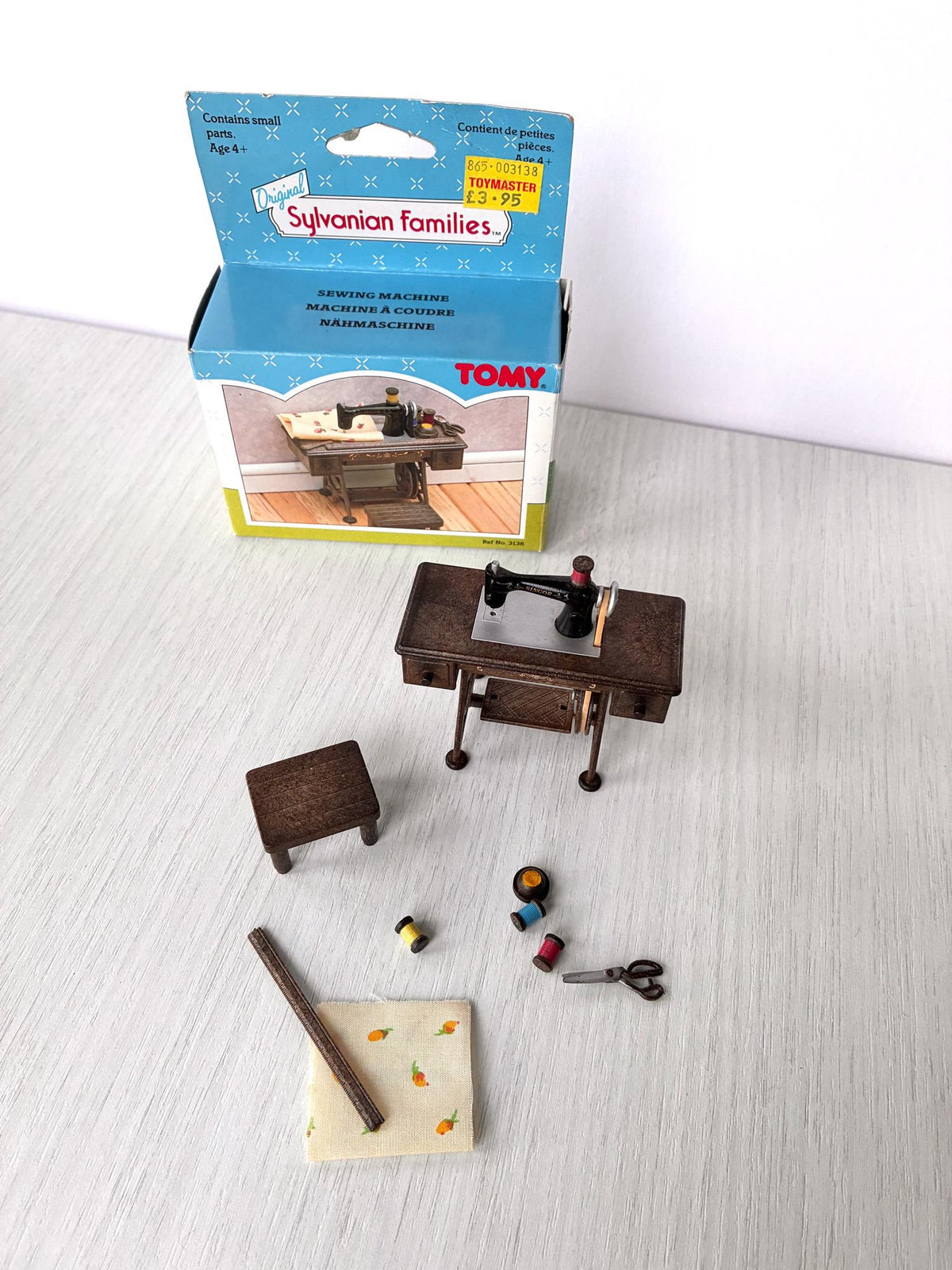 Vintage Sylvanian Families sewing machine set Tomy boxed Calico Critters dollhouse furniture, photo 9