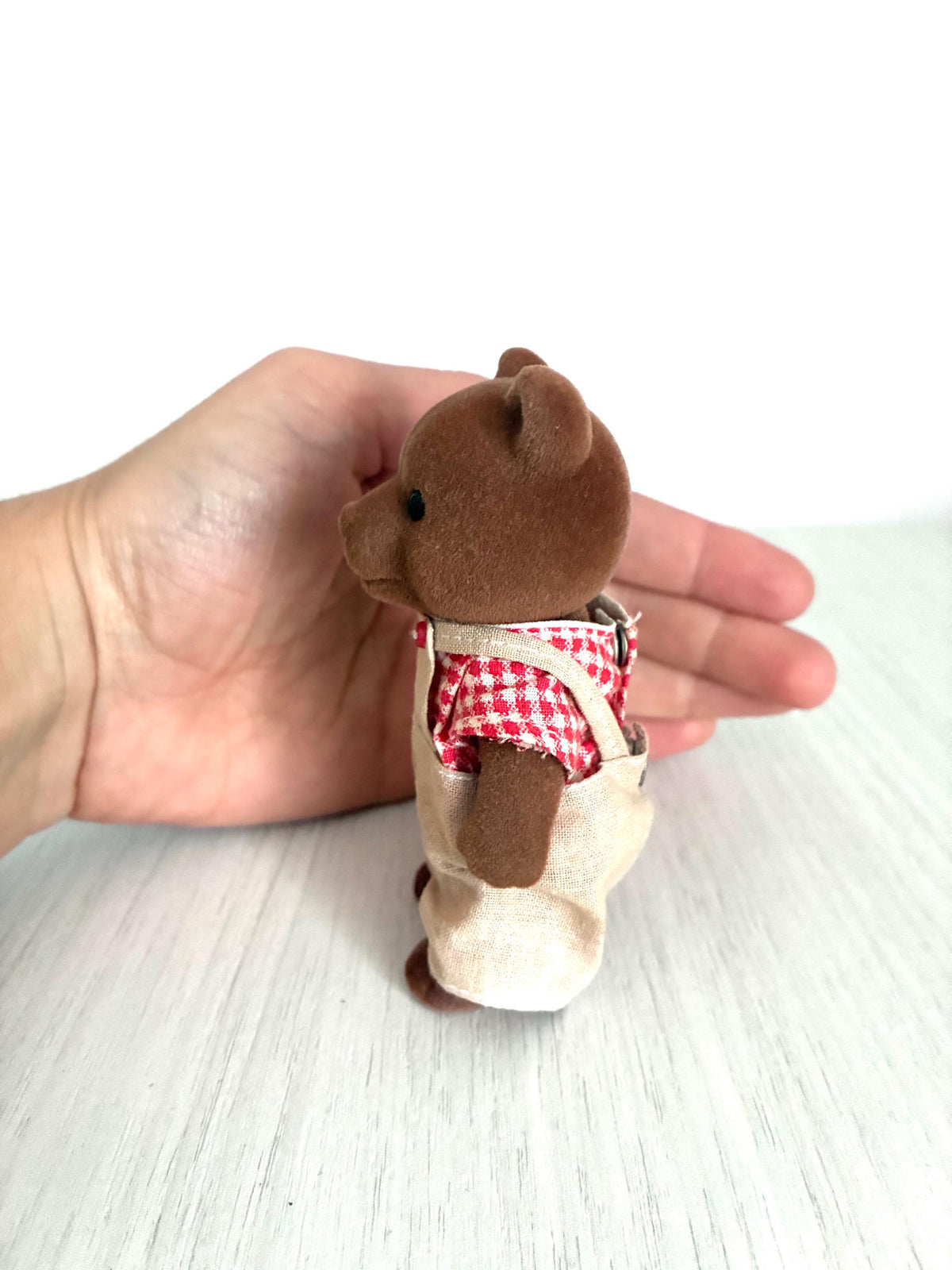 Vintage Sylvanian Families Timbertop Brown Bear Father, Calico Critters Dad Bear with Original Clothes and Made in Taiwan Foot Sticker, photo 6