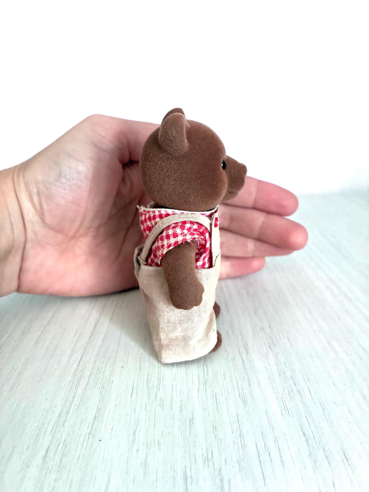 Vintage Sylvanian Families Timbertop Brown Bear Father, Calico Critters Dad Bear with Original Clothes and Made in Taiwan Foot Sticker, photo 8