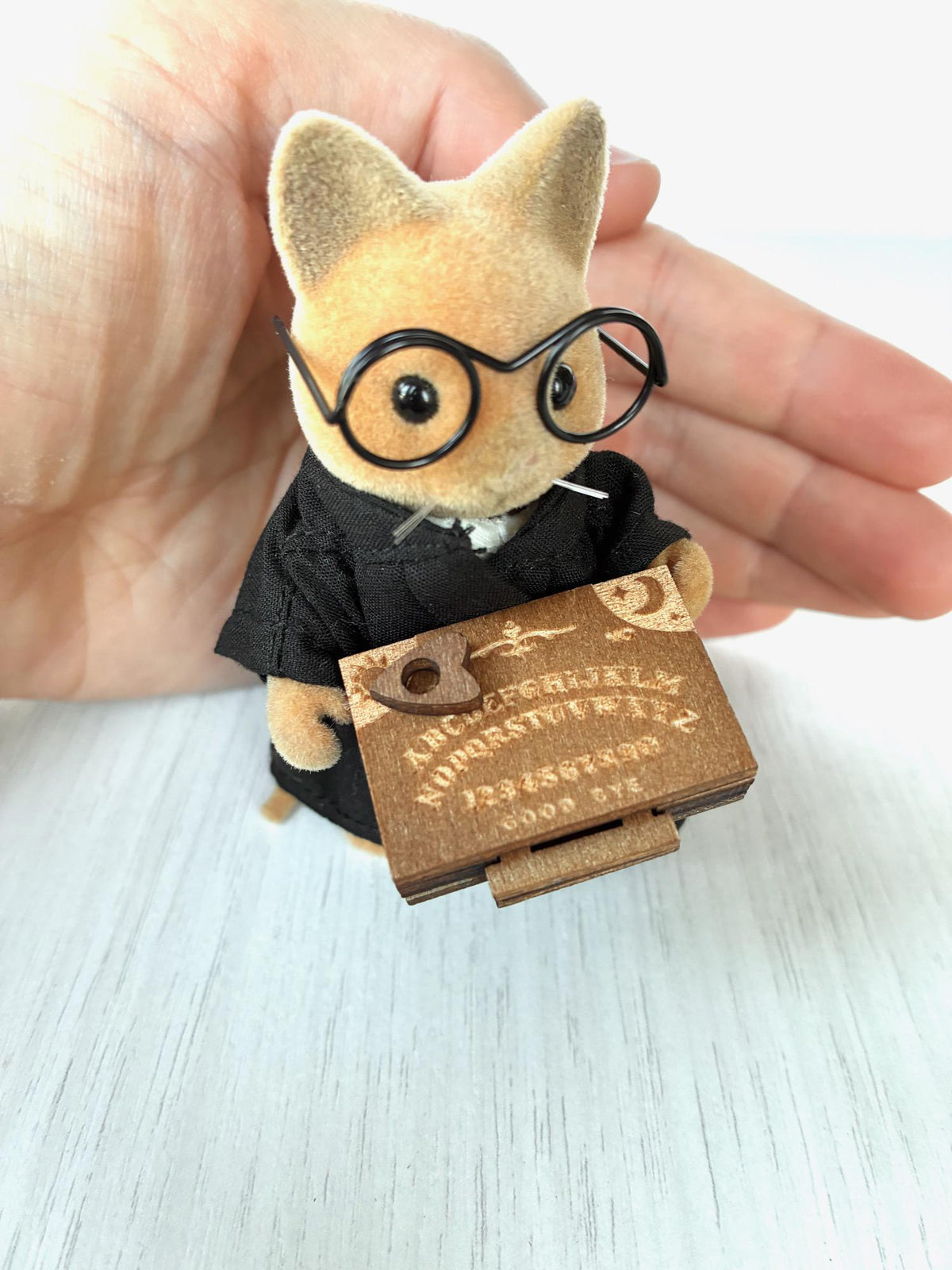 Miniature wooden spirit talking board with planchette for Calico Critters and Sylvanian Families – photo 4 of 9