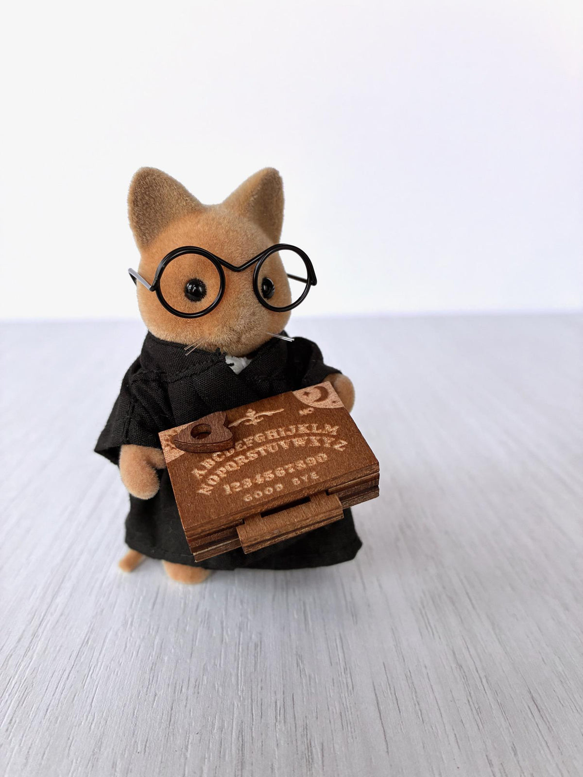 Miniature wooden spirit talking board with planchette for Calico Critters and Sylvanian Families – photo 6 of 9