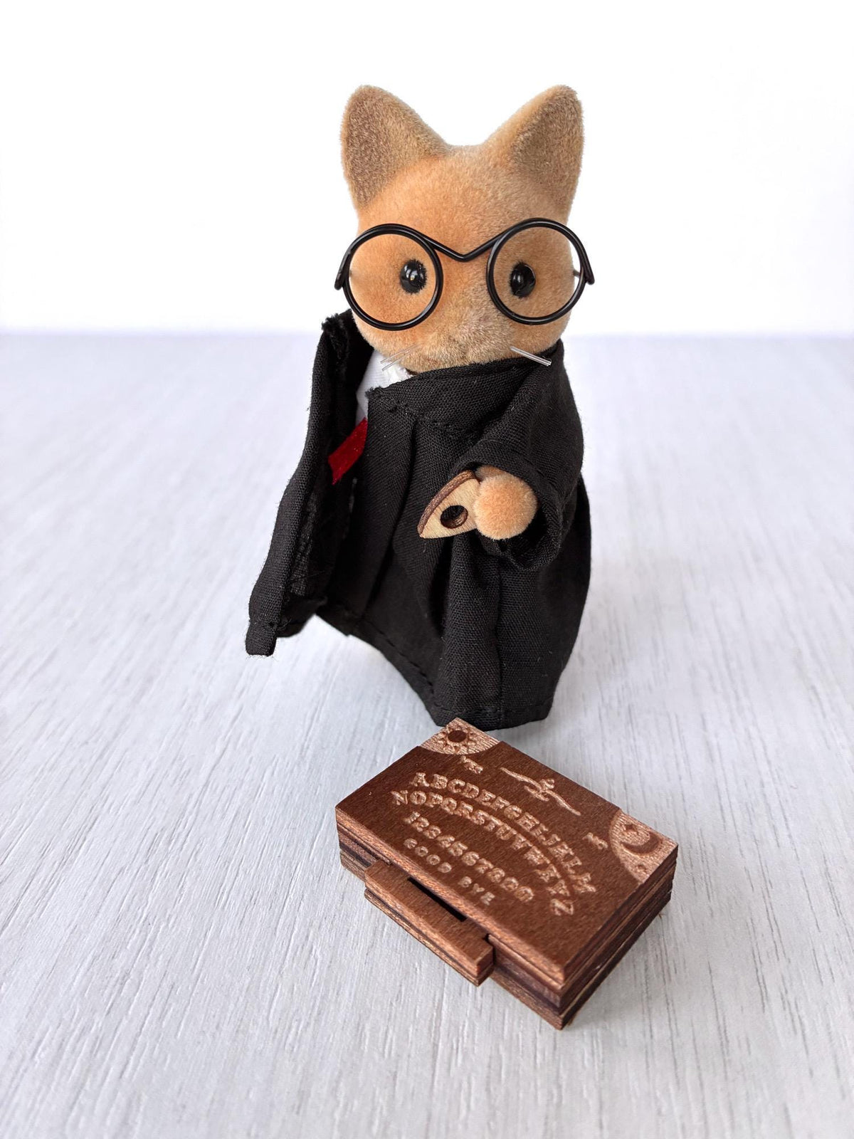 Miniature wooden spirit talking board with planchette for Calico Critters and Sylvanian Families – photo 9 of 9