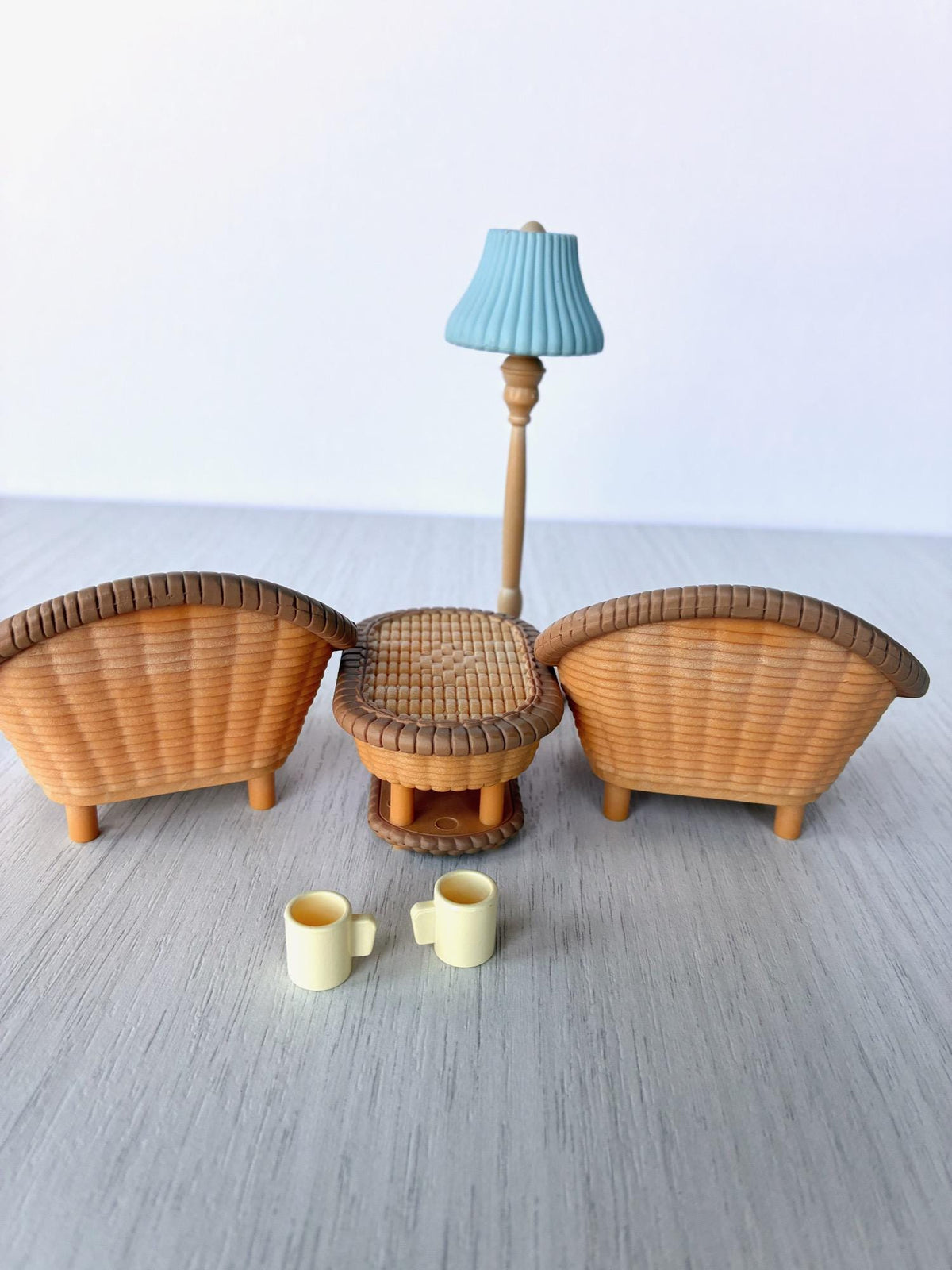 Sylvanian Families Calico Critters wicker armchairs, oval wicker coffee table, blue floor lamp and cream mugs – photo 3 of 9, from the Family Room with Aquarium set