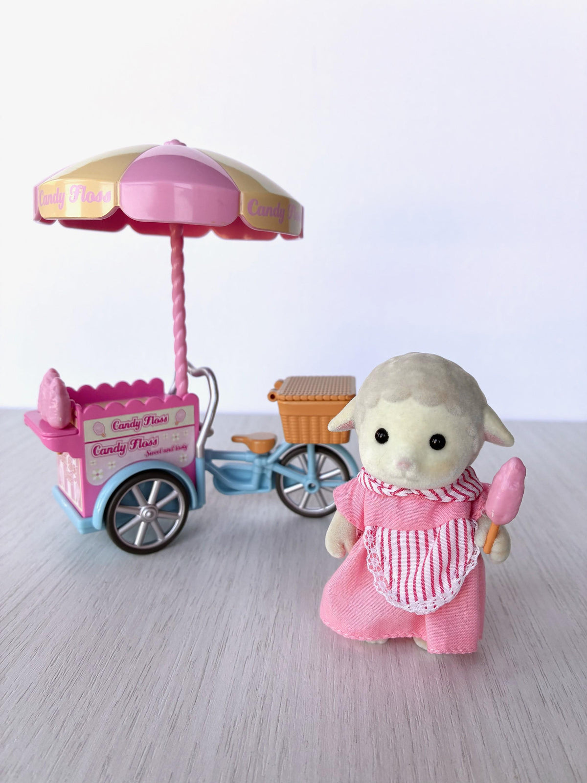 Sylvanian Families Calico Critters Dolly's Candy Floss (Flair 4678) Dolly Dale walking beside her candy floss cart