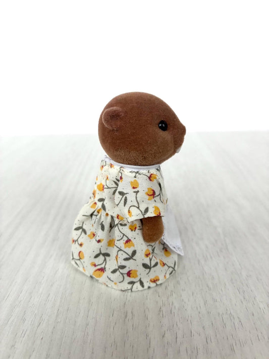 Sylvanian Families Calico Critters Waters Beaver mother, photo 2 of 9