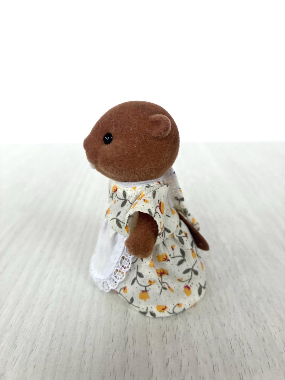 Sylvanian Families Calico Critters Waters Beaver mother, photo 3 of 9