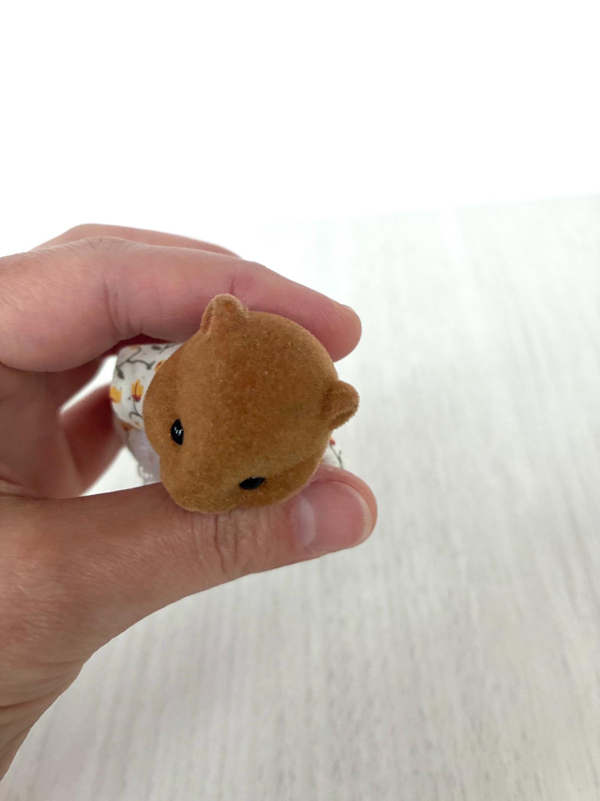 Sylvanian Families Calico Critters Waters Beaver mother, photo 6 of 9
