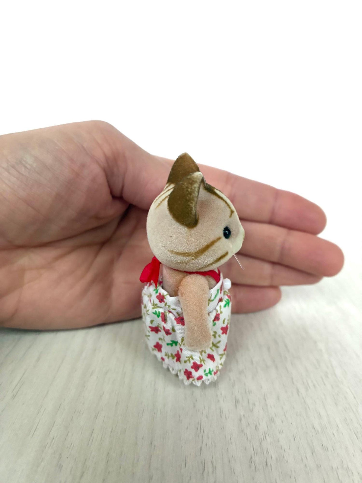 Sylvanian Families Calico Critters Macavity Sandy Cat girl, photo 3 of 7