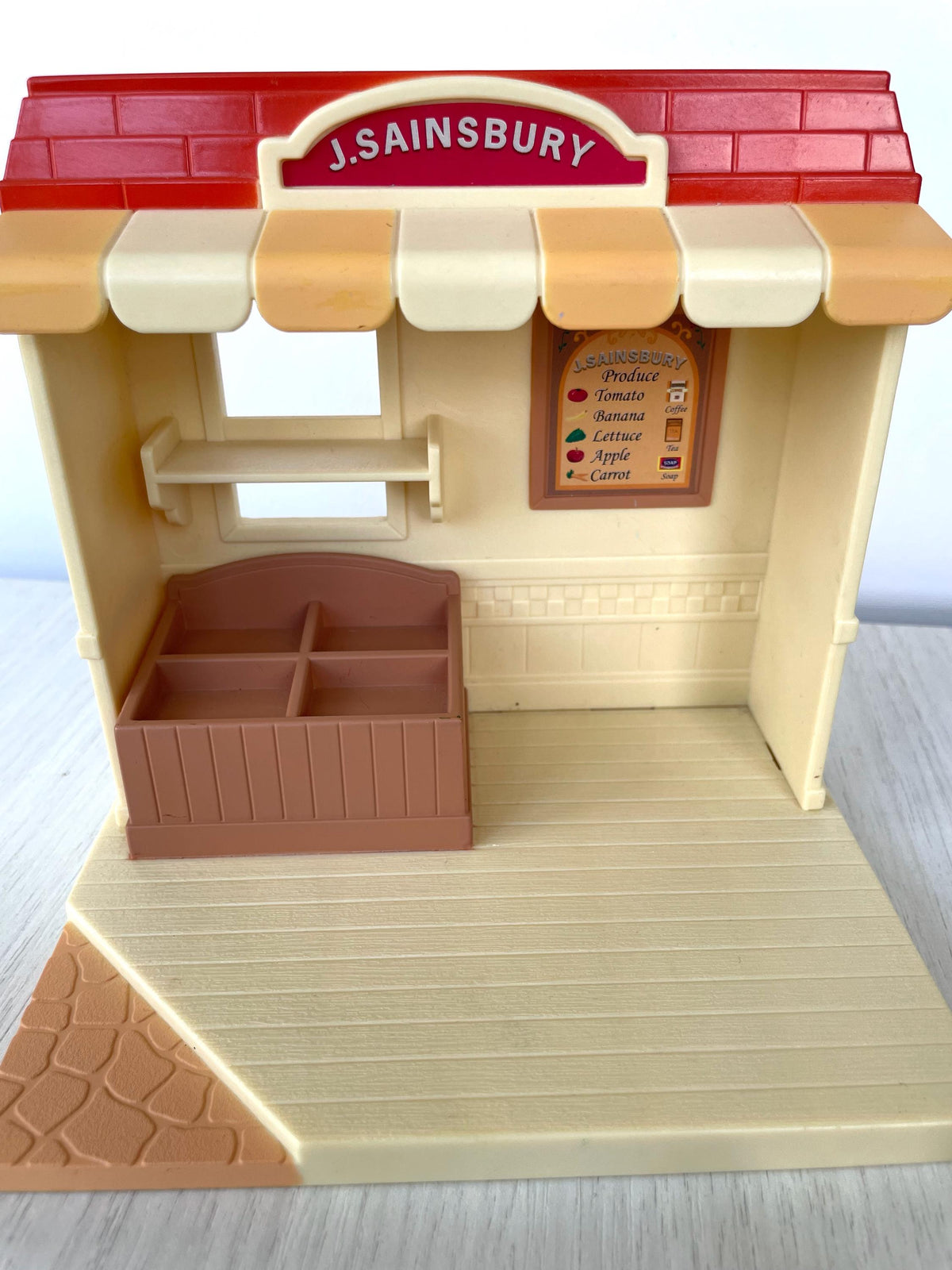 J. Sainsbury Grocery Shop building on its own with wall shelf and produce crate, Sylvanian Families Calico Critters