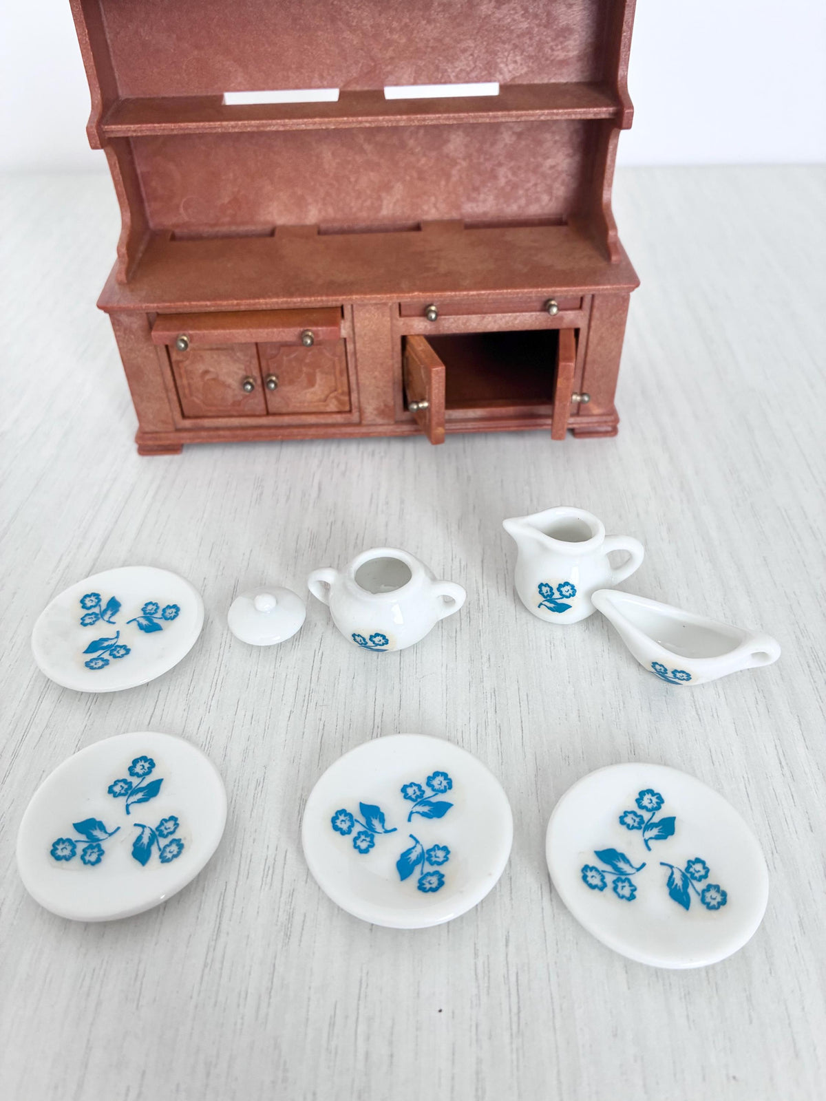 Sylvanian Families Vintage Welsh Dresser Complete with Ceramic Dishes and Original Box, Calico Critters Sylvanian Families, photo 12