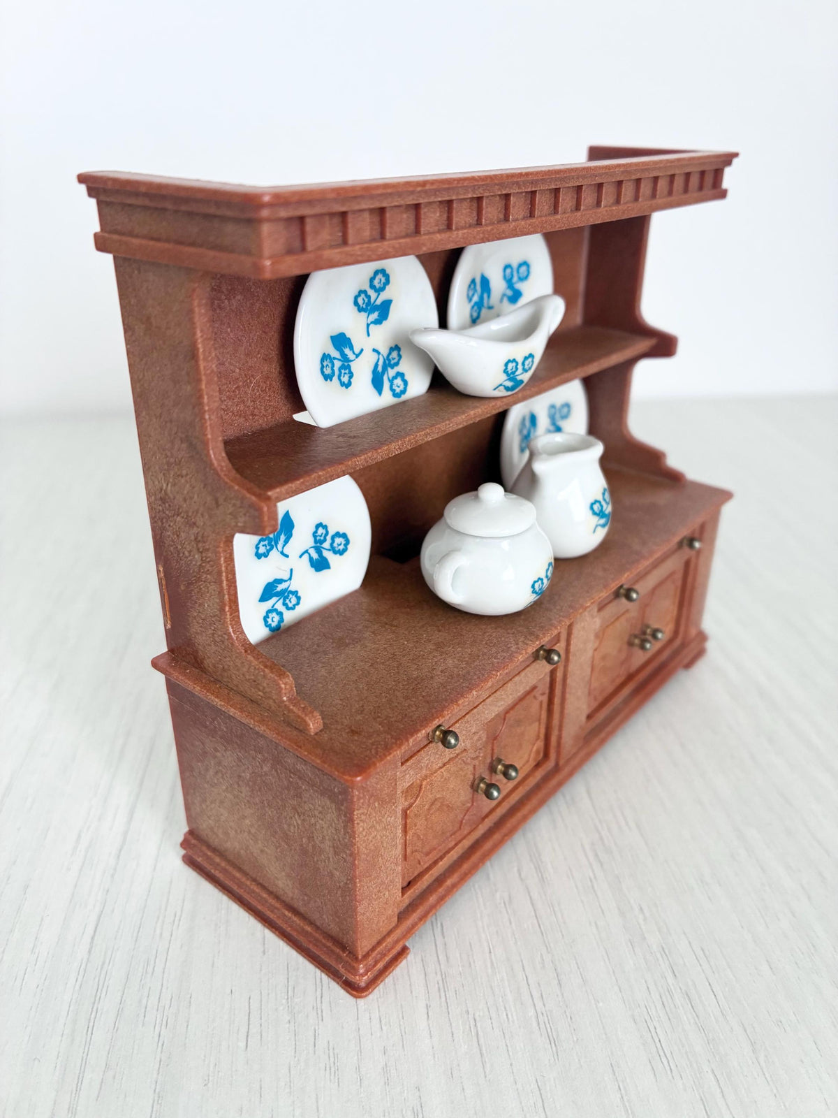 Sylvanian Families Vintage Welsh Dresser Complete with Ceramic Dishes and Original Box, Calico Critters Sylvanian Families, photo 3