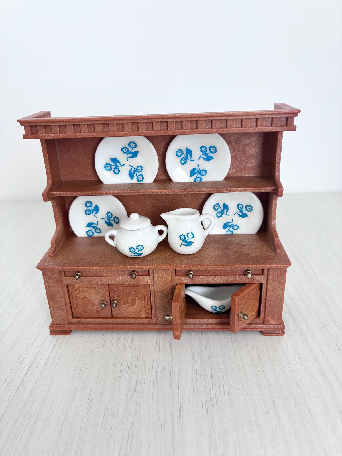 Sylvanian Families Vintage Welsh Dresser Complete with Ceramic Dishes and Original Box, Calico Critters Sylvanian Families, photo 14