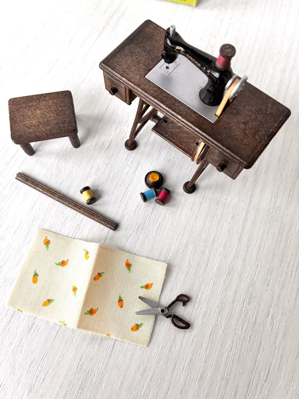 Vintage Sylvanian Families sewing machine set Tomy boxed Calico Critters dollhouse furniture, photo 11