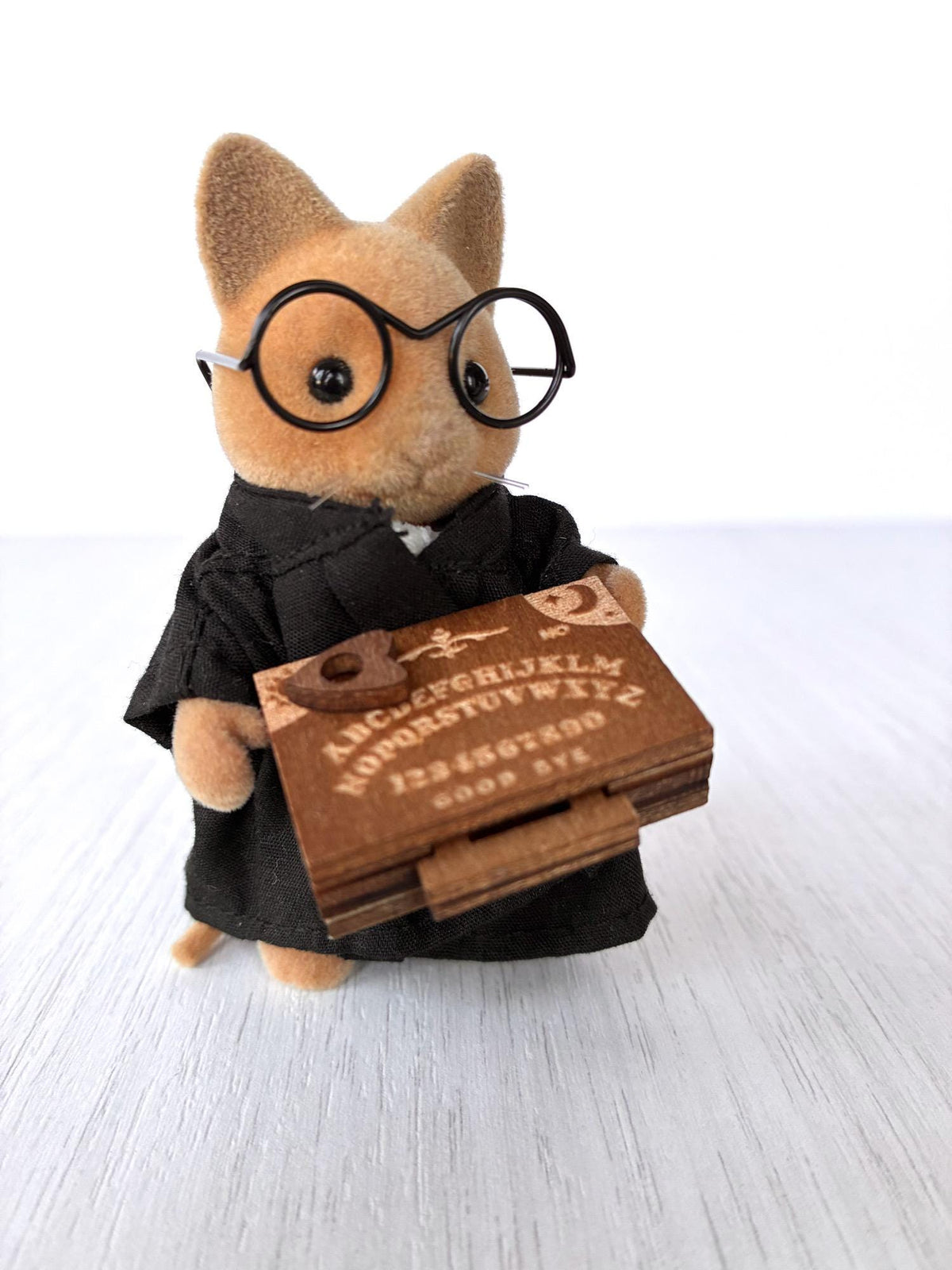 Miniature wooden spirit talking board with planchette for Calico Critters and Sylvanian Families – photo 5 of 9