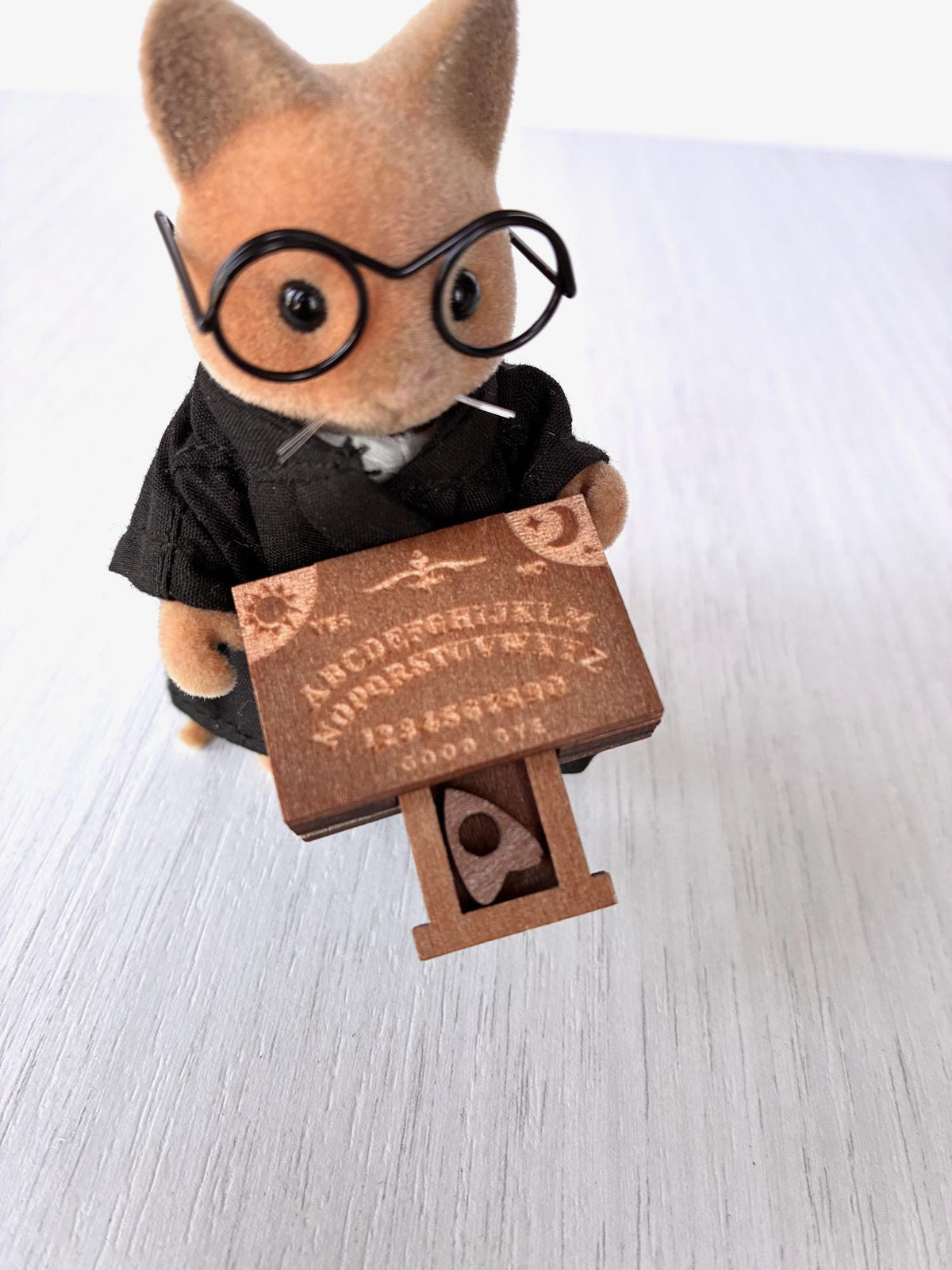 Miniature wooden spirit talking board with planchette for Calico Critters and Sylvanian Families – photo 8 of 9