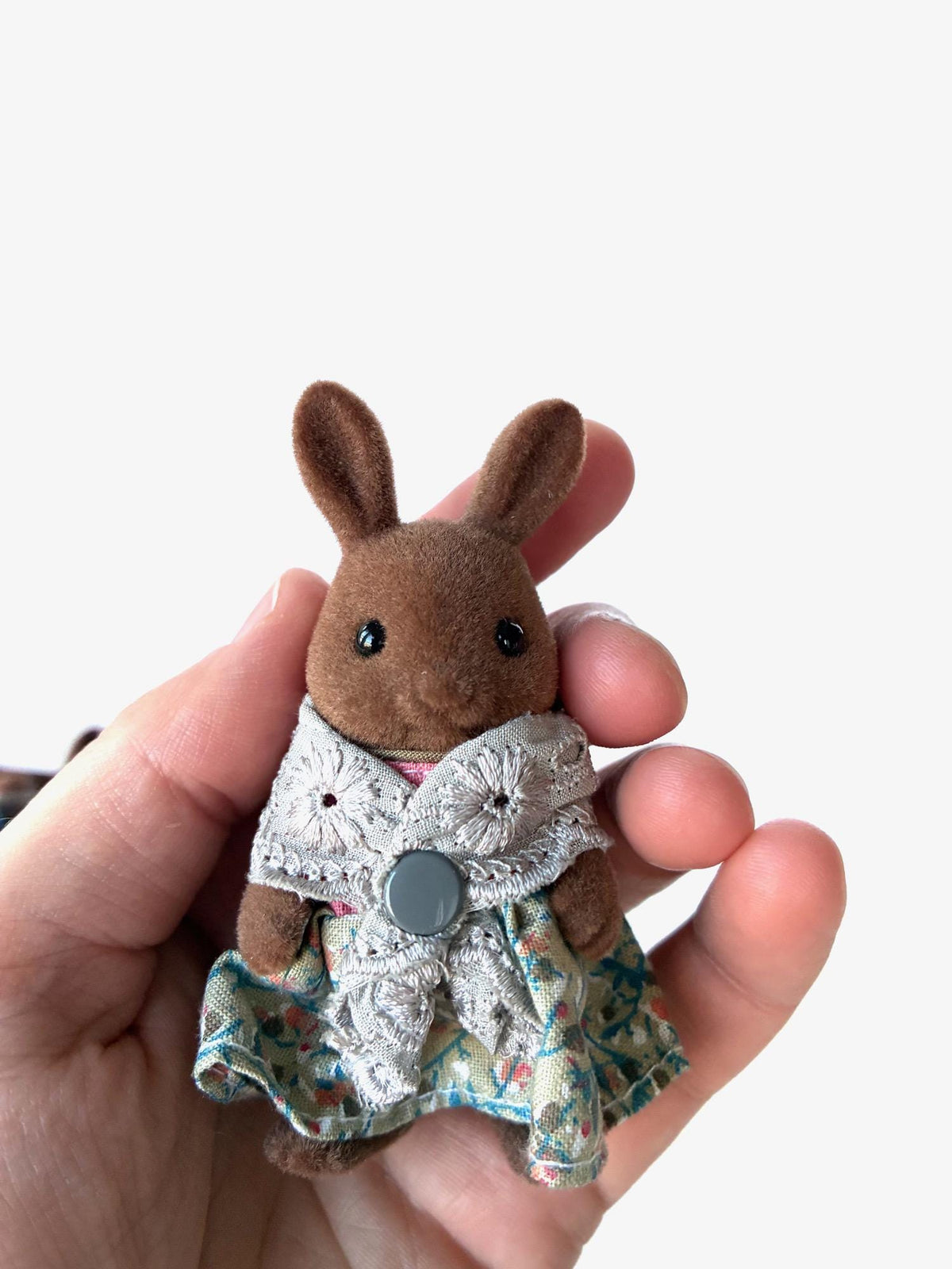 Vintage Sylvanian Families Calico Critters brown Wildwood Rabbit grandparents with wire glasses and walking cane – photo 8 of 11
