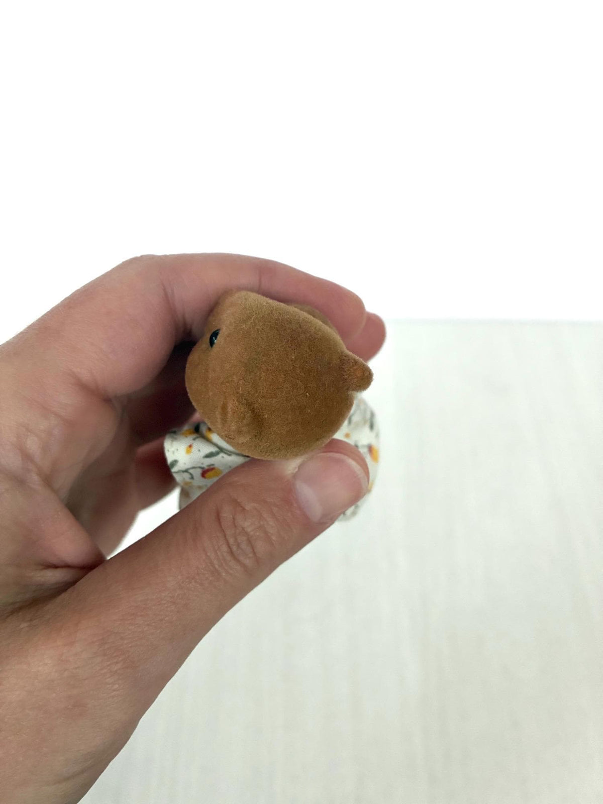 Sylvanian Families Calico Critters Waters Beaver mother, photo 5 of 9