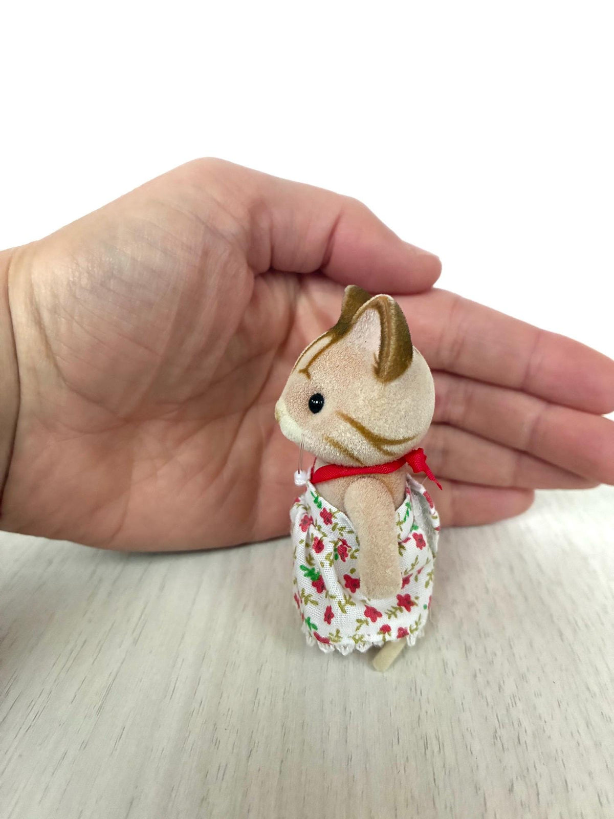 Sylvanian Families Calico Critters Macavity Sandy Cat girl, photo 4 of 7